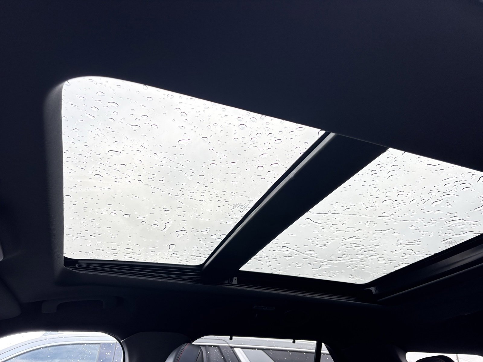 Used 2025 Ford Explorer ST image 4