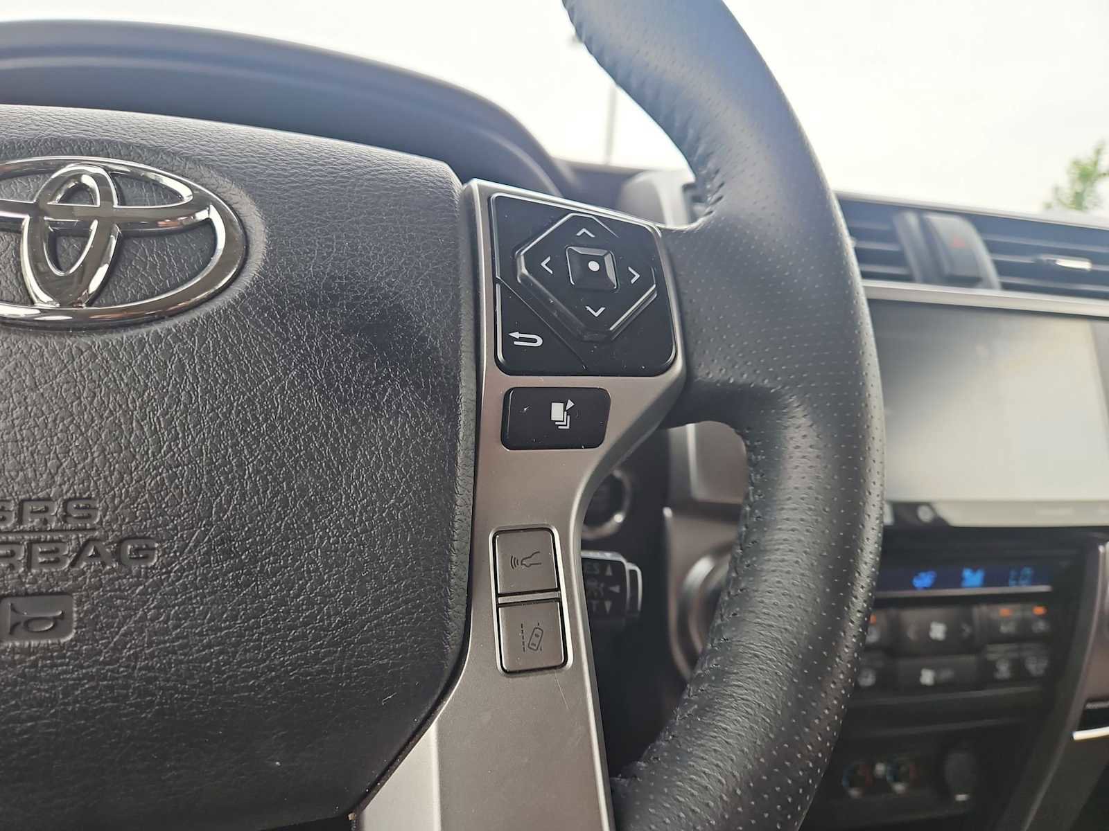 Used 2022 Toyota 4Runner Limited AWD/4WD image 26