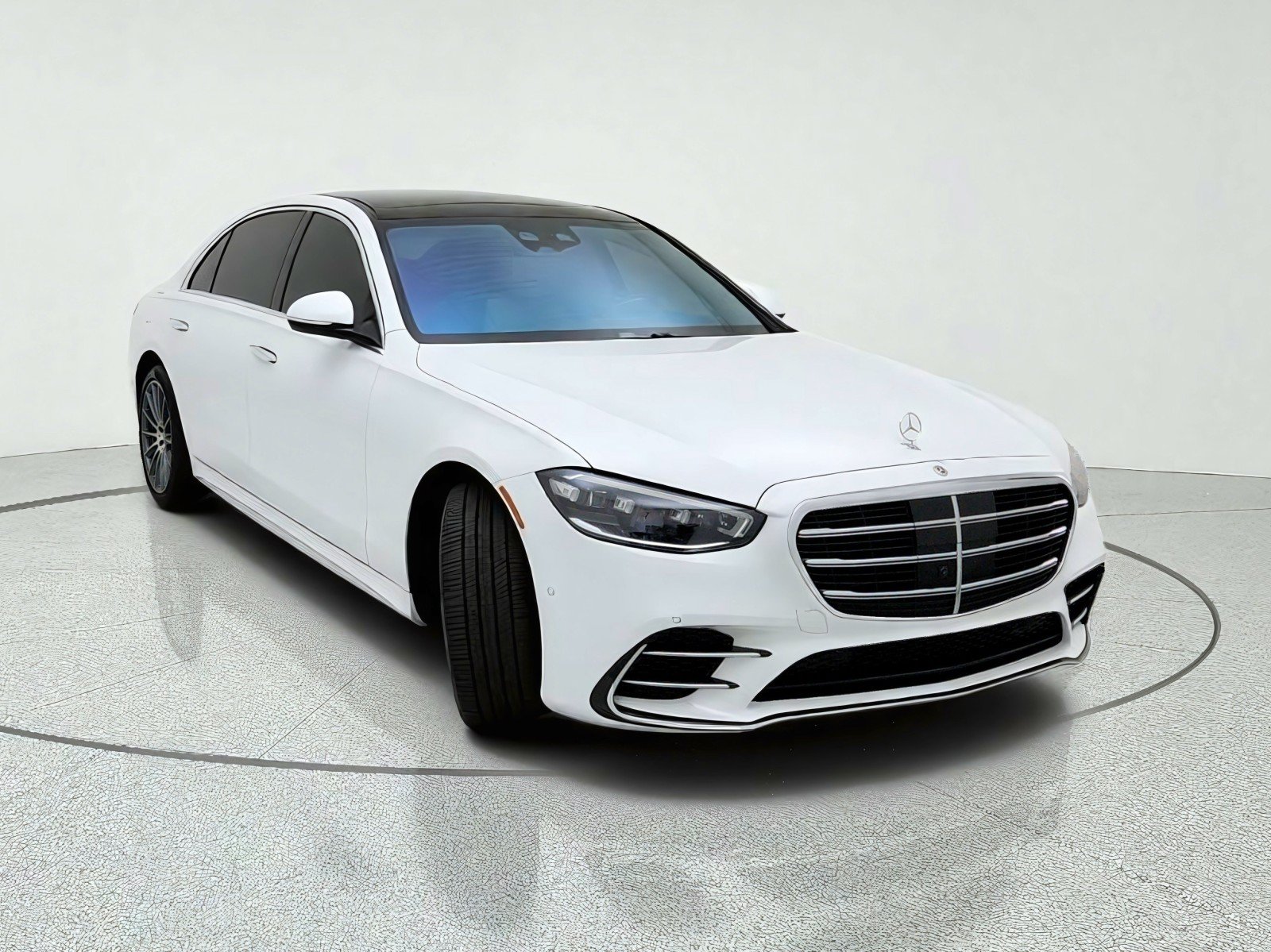 Certified 2025 Mercedes-Benz S 580 4MATIC Sedan image 4