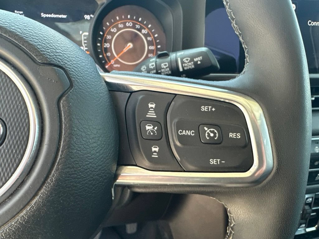 Used 2025 Jeep Wrangler Unlimited Sahara AWD/4WD image 18