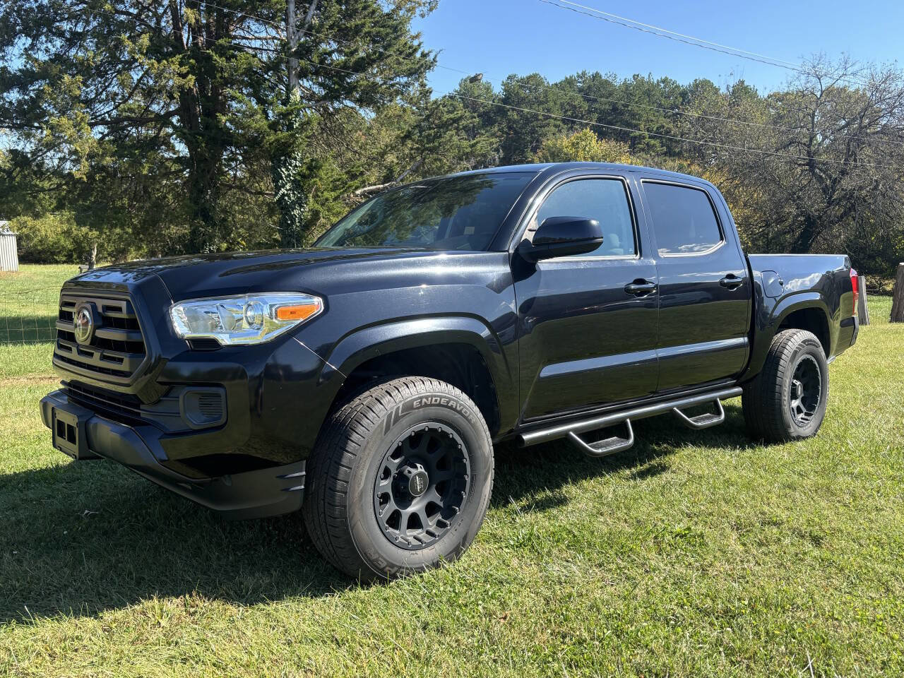 Used 2019 Toyota Tacoma SR image 1