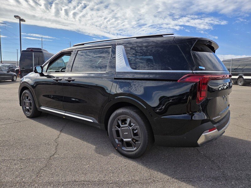 New 2026 Kia Carnival SX FWD image 4