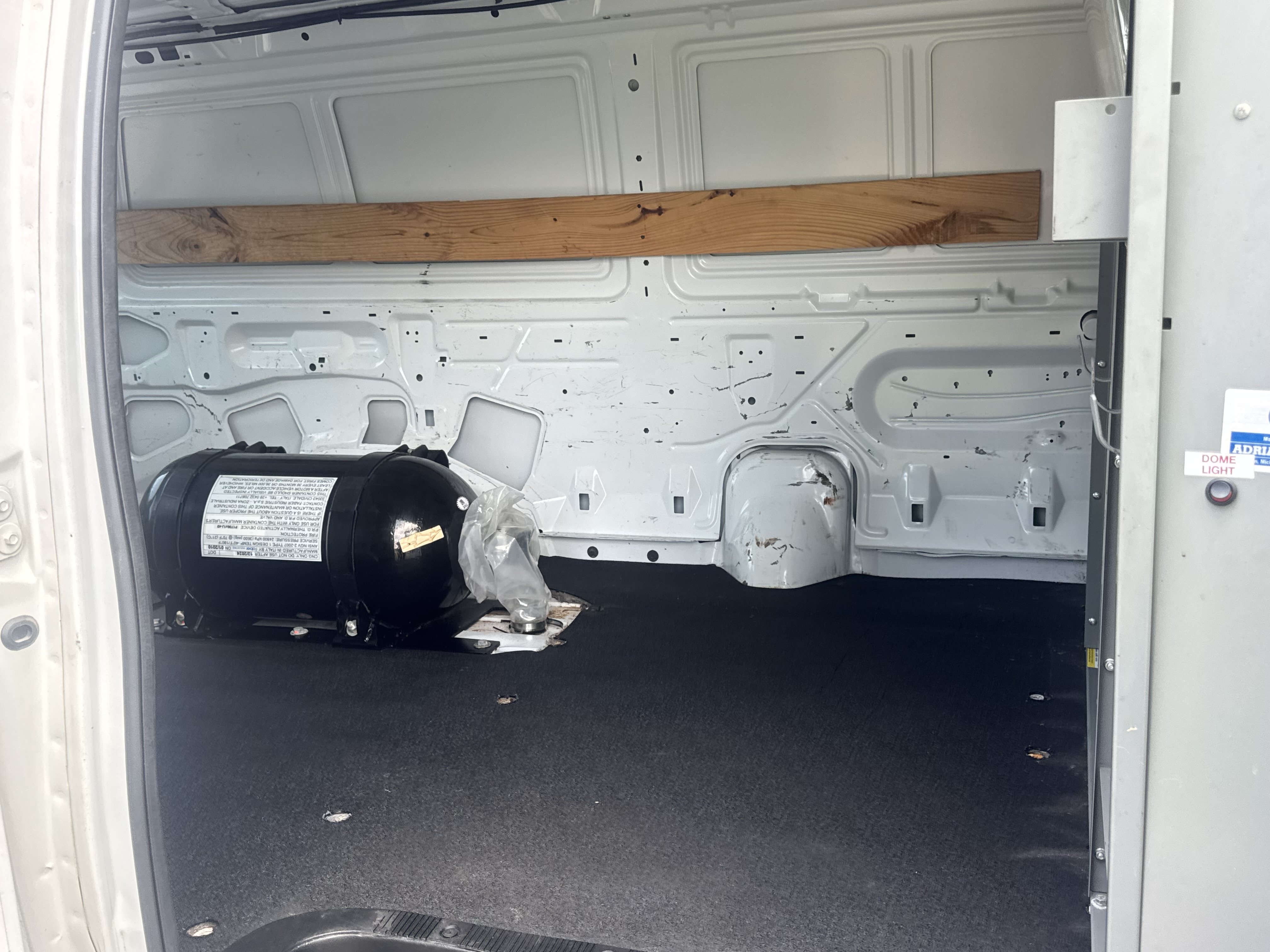 Used 2010 Ford E-250 and Econoline 250 RWD image 14