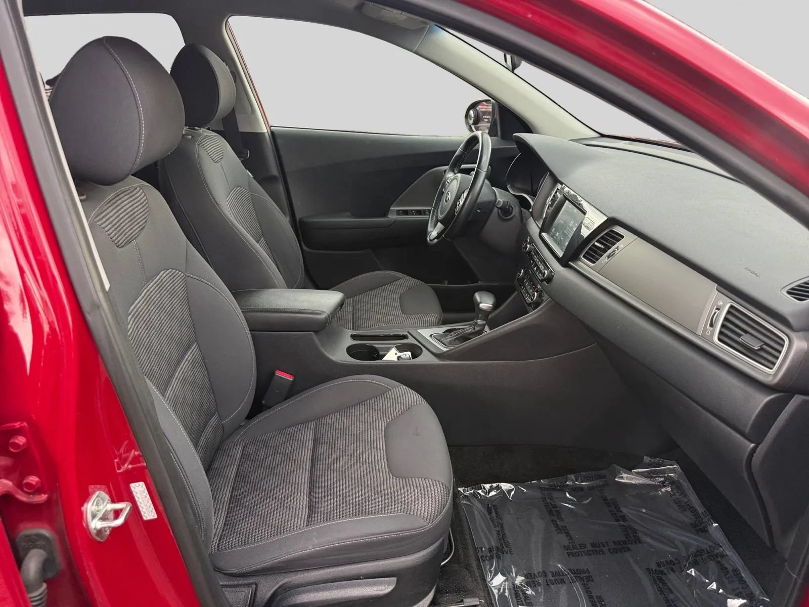 Used 2017 Kia Niro LX FWD image 15