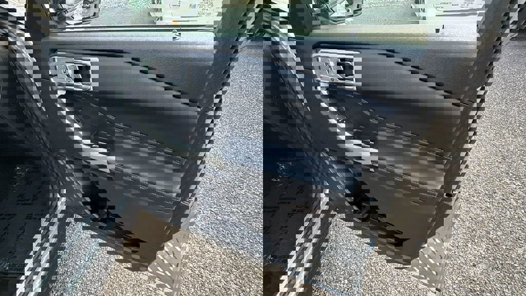 Used 2020 Ford Explorer Limited w/ Class III Trailer Tow Package image 16