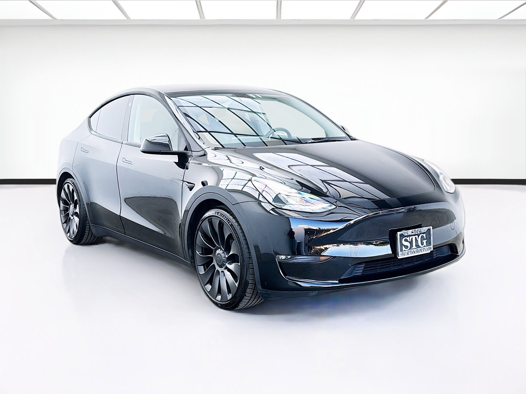 Used 2023 Tesla Model Y Performance AWD/4WD image 3
