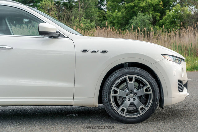 Used 2017 Maserati Levante S AWD/4WD image 11