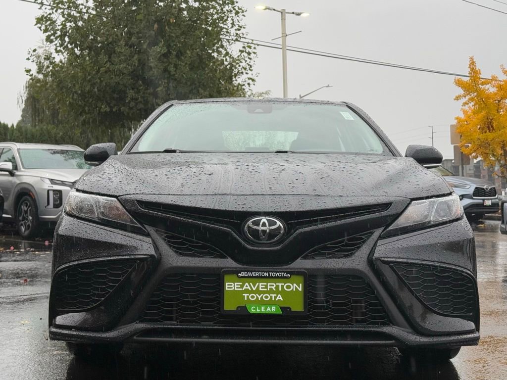 Used 2024 Toyota Camry SE image 8