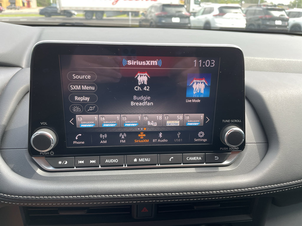 Used 2025 Nissan Rogue S image 23