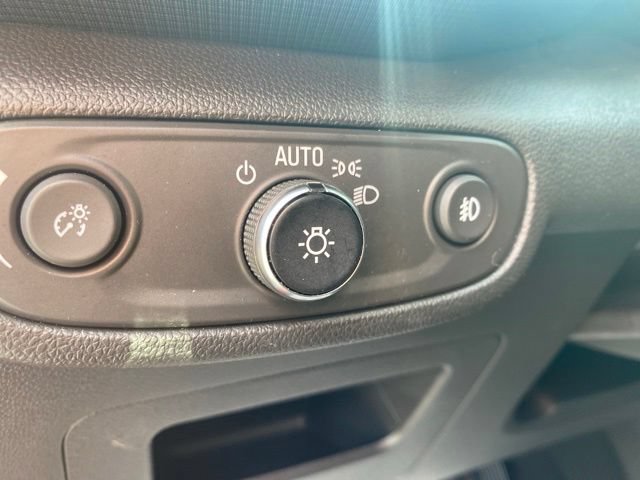 Used 2022 Chevrolet TrailBlazer LT w/ Convenience Package FWD image 16