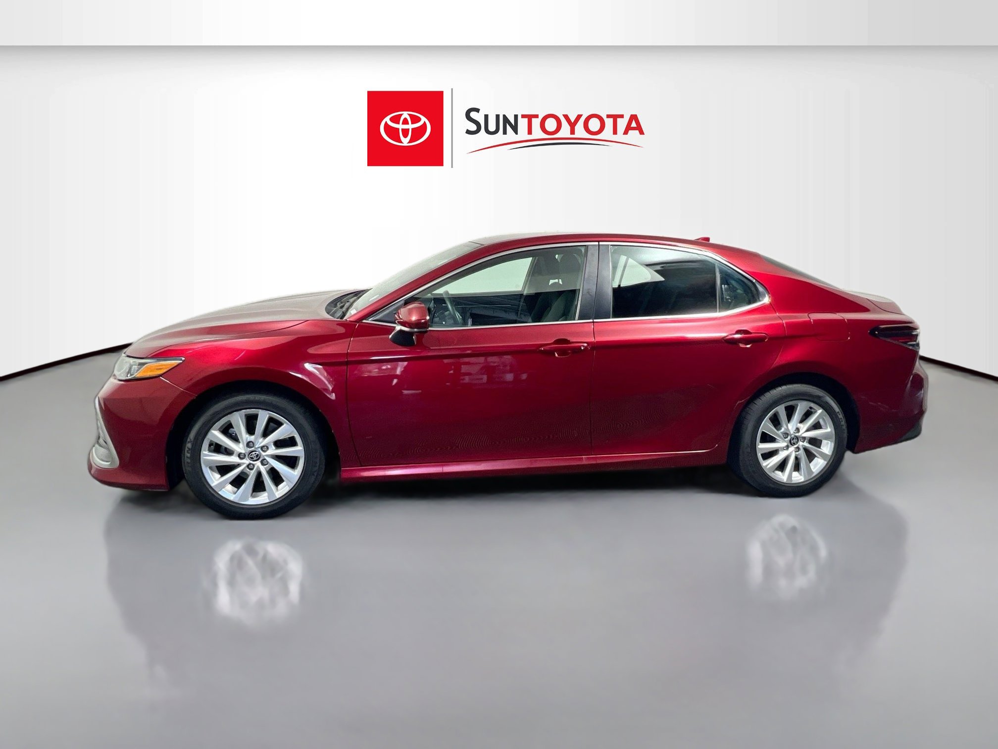 Used 2021 Toyota Camry LE FWD image 7