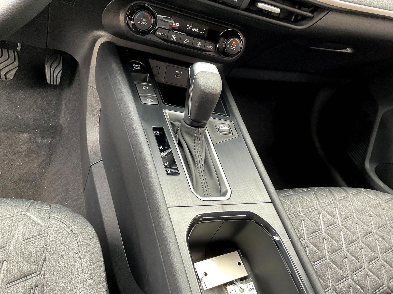 New 2027 Nissan Kicks SV FWD image 8