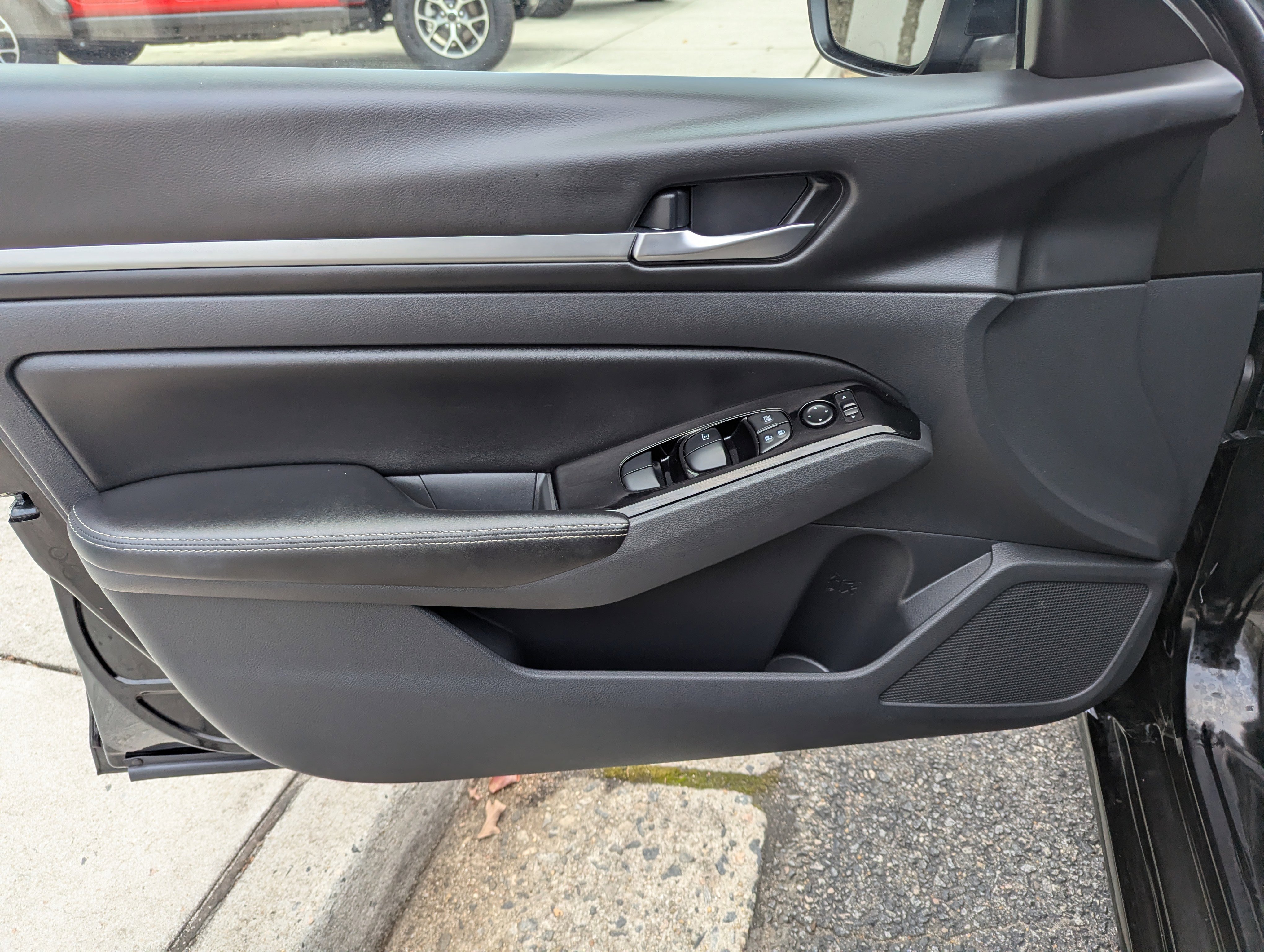 Used 2023 Nissan Altima 2.5 SV image 19