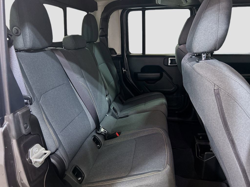 Used 2024 Jeep Gladiator Sport image 23