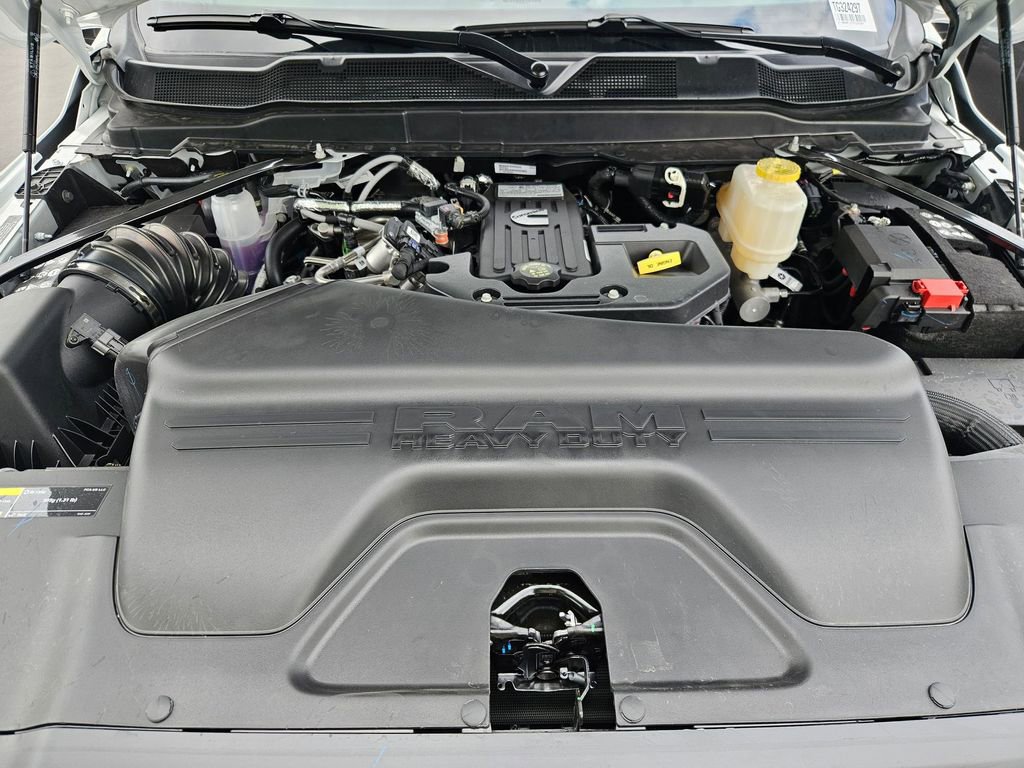 New 2026 RAM 5500 Tradesman AWD/4WD image 32