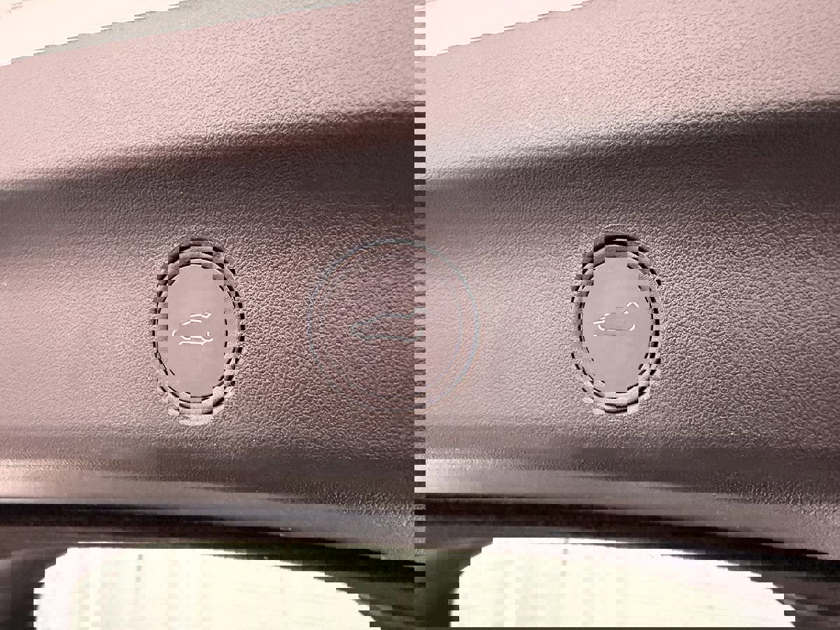 Used 2020 Tesla Model Y Long Range image 29