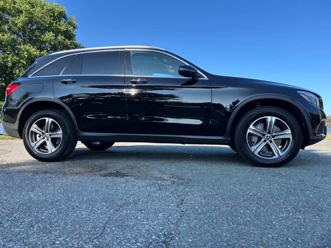 Used 2018 Mercedes-Benz GLC 300 4MATIC image 4