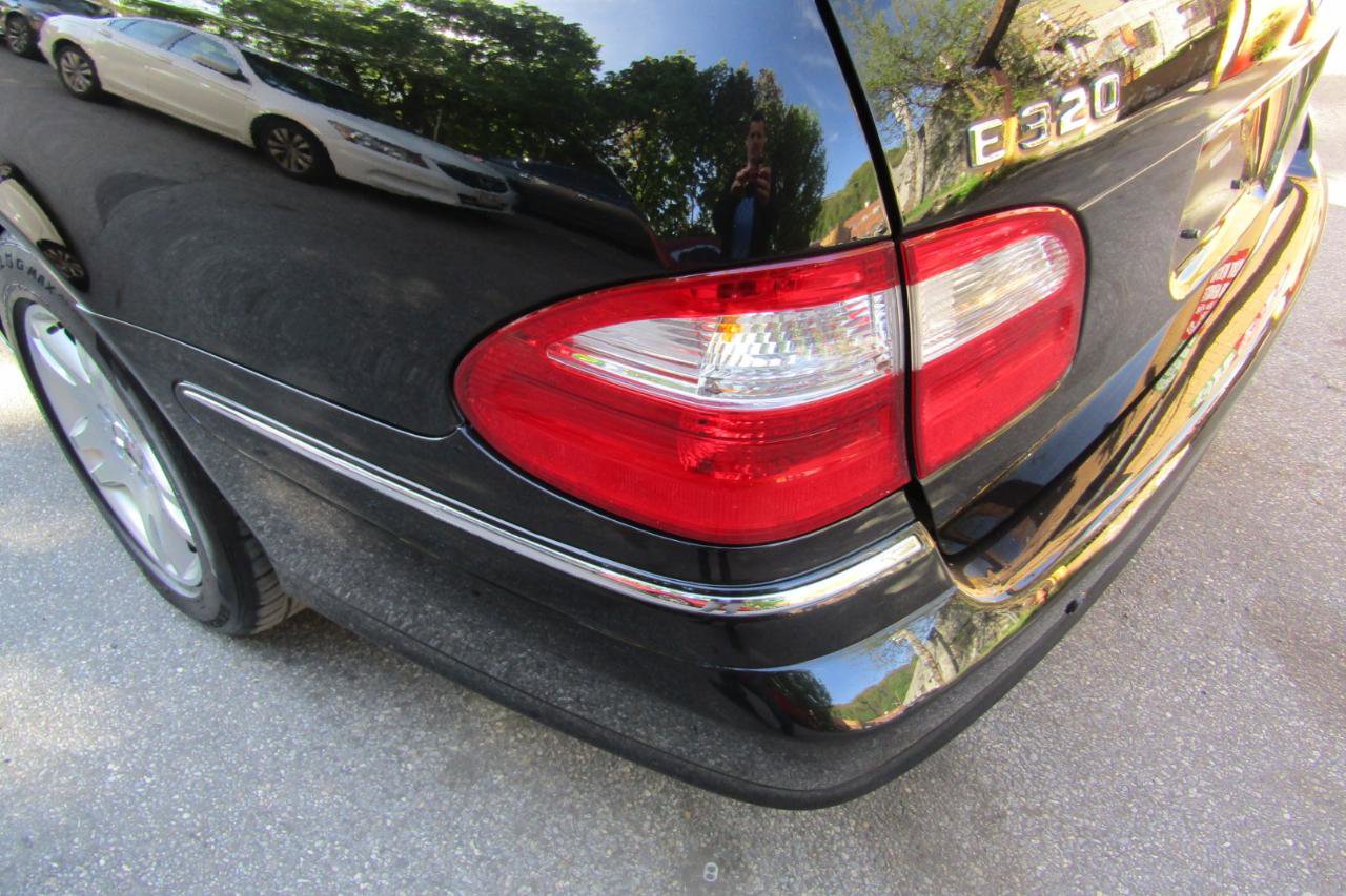 Used 2004 Mercedes-Benz E 320 4MATIC Wagon image 4