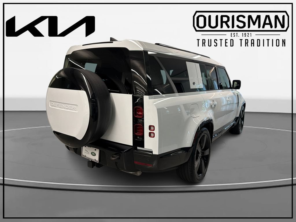 Used 2024 Land Rover Defender 130 X-Dynamic SE AWD/4WD image 4