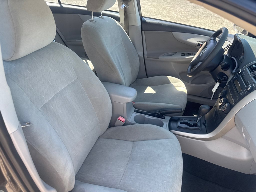 Used 2013 Toyota Corolla L FWD image 18