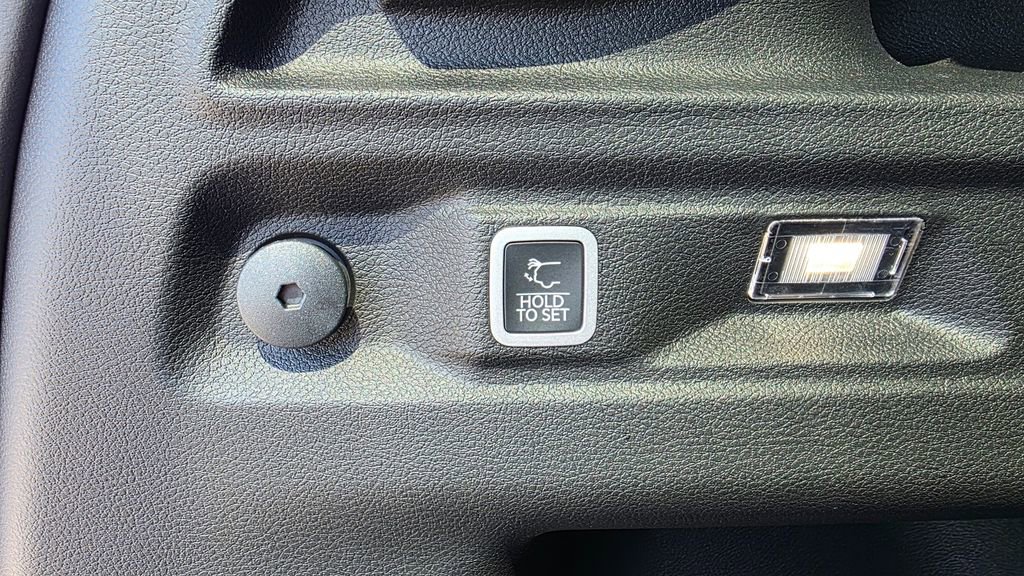 New 2025 Jeep Grand Cherokee L Laredo w/ Luxury Tech Group I image 19