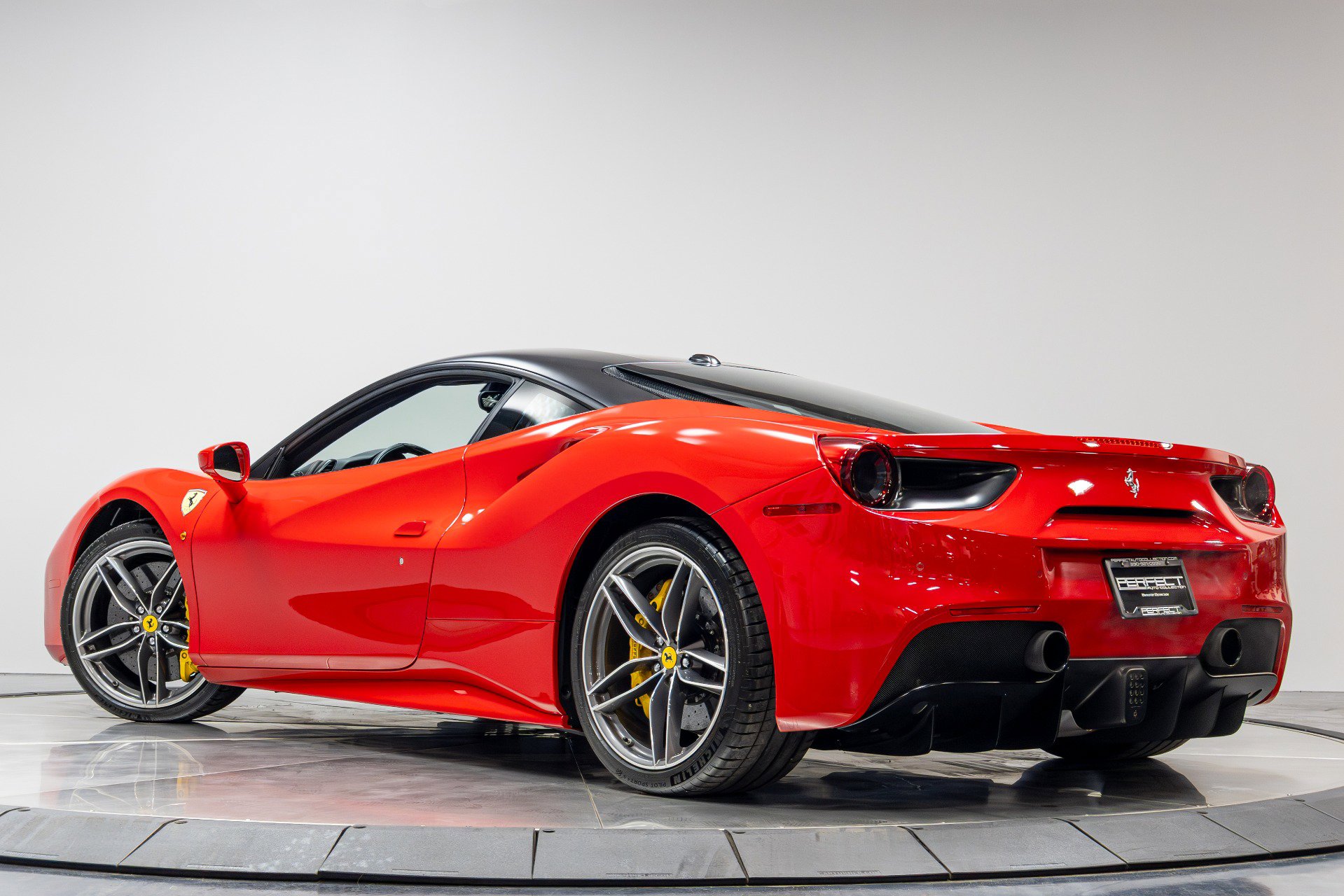 Used 2018 Ferrari 488 GTB image 50