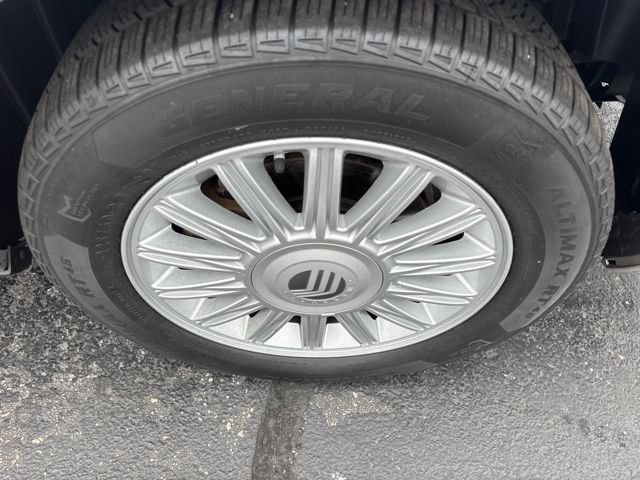 Used 2010 Mercury Grand Marquis LS RWD image 25