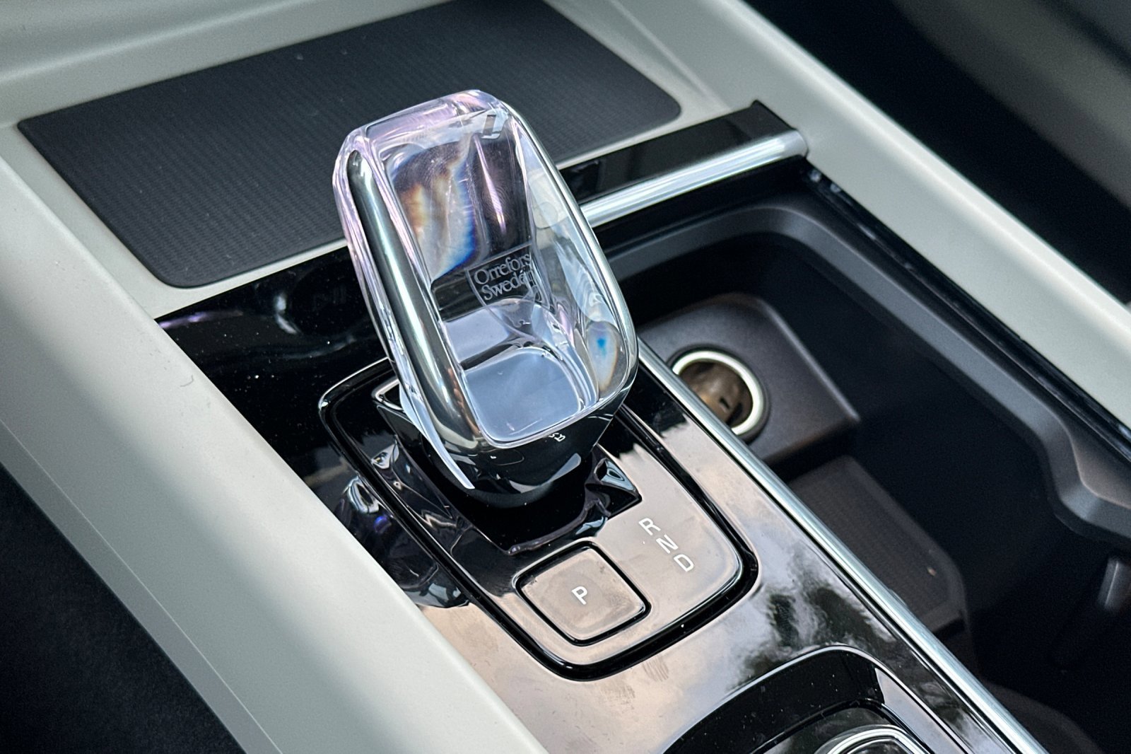 New 2026 Volvo XC60 T8 Ultra w/ Climate Package image 19