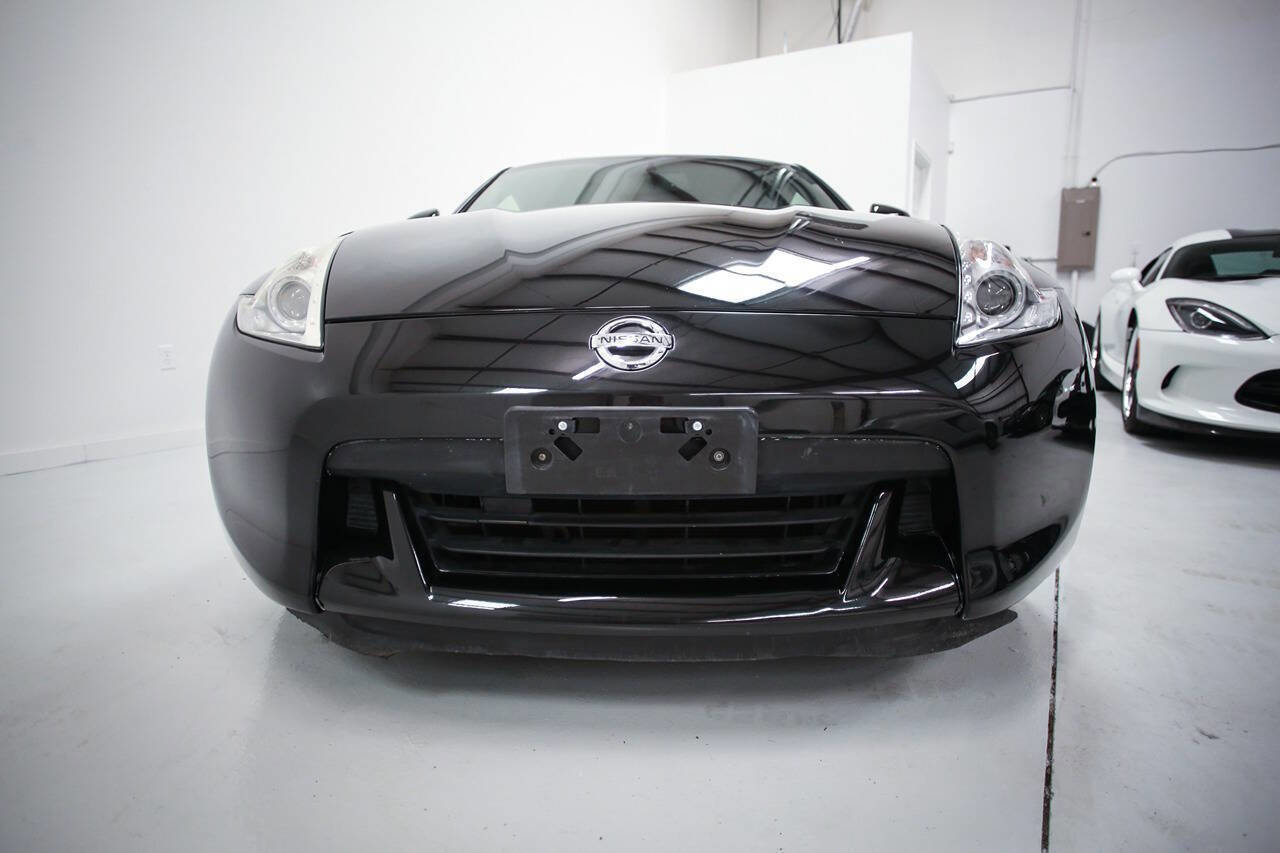 Used 2011 Nissan 370Z Touring w/ Sport Pkg RWD image 8