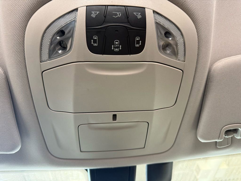 Used 2018 Chrysler Pacifica Touring Plus image 30