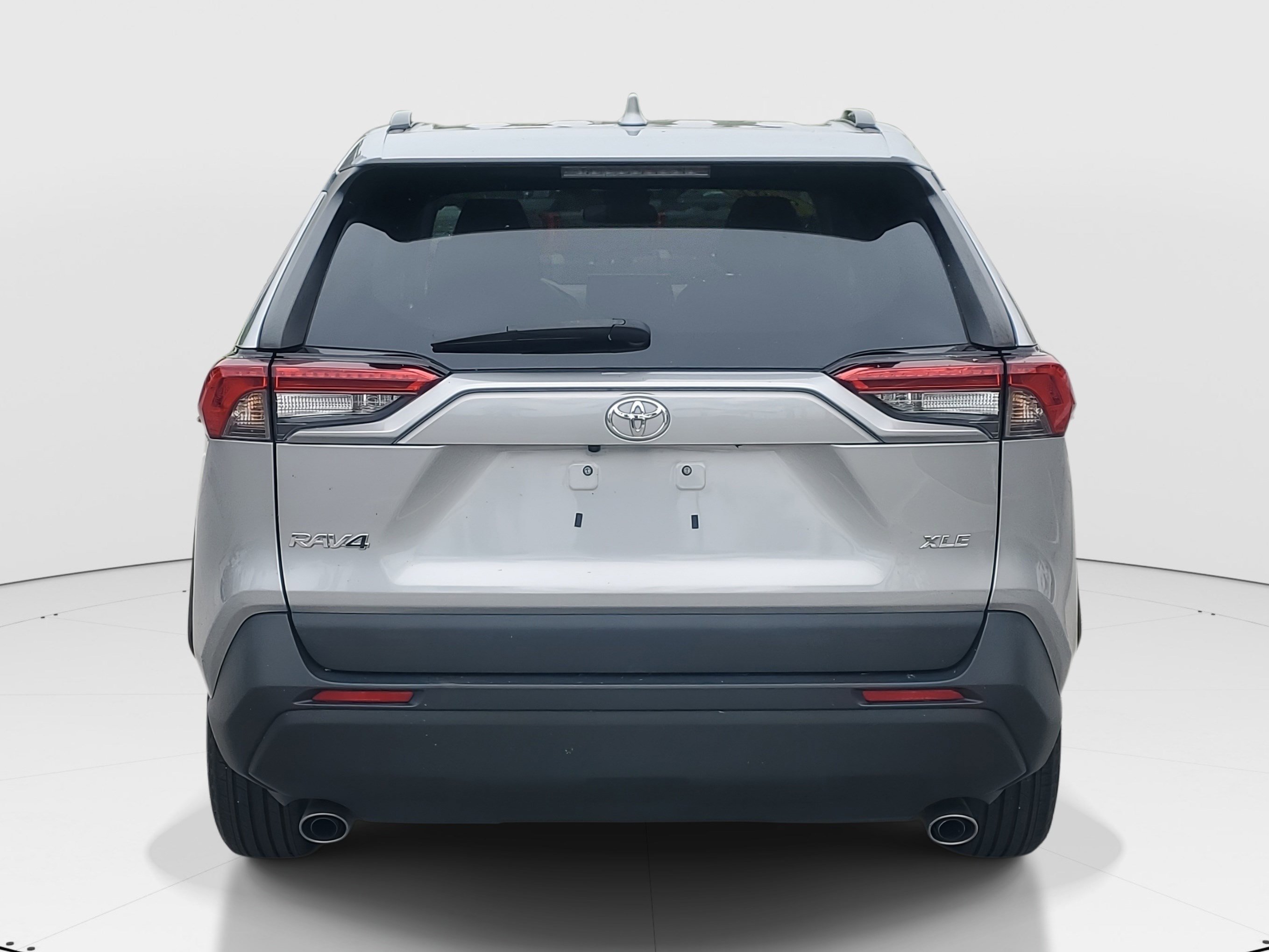 Certified 2022 Toyota RAV4 XLE w/ Convenience Package image 4