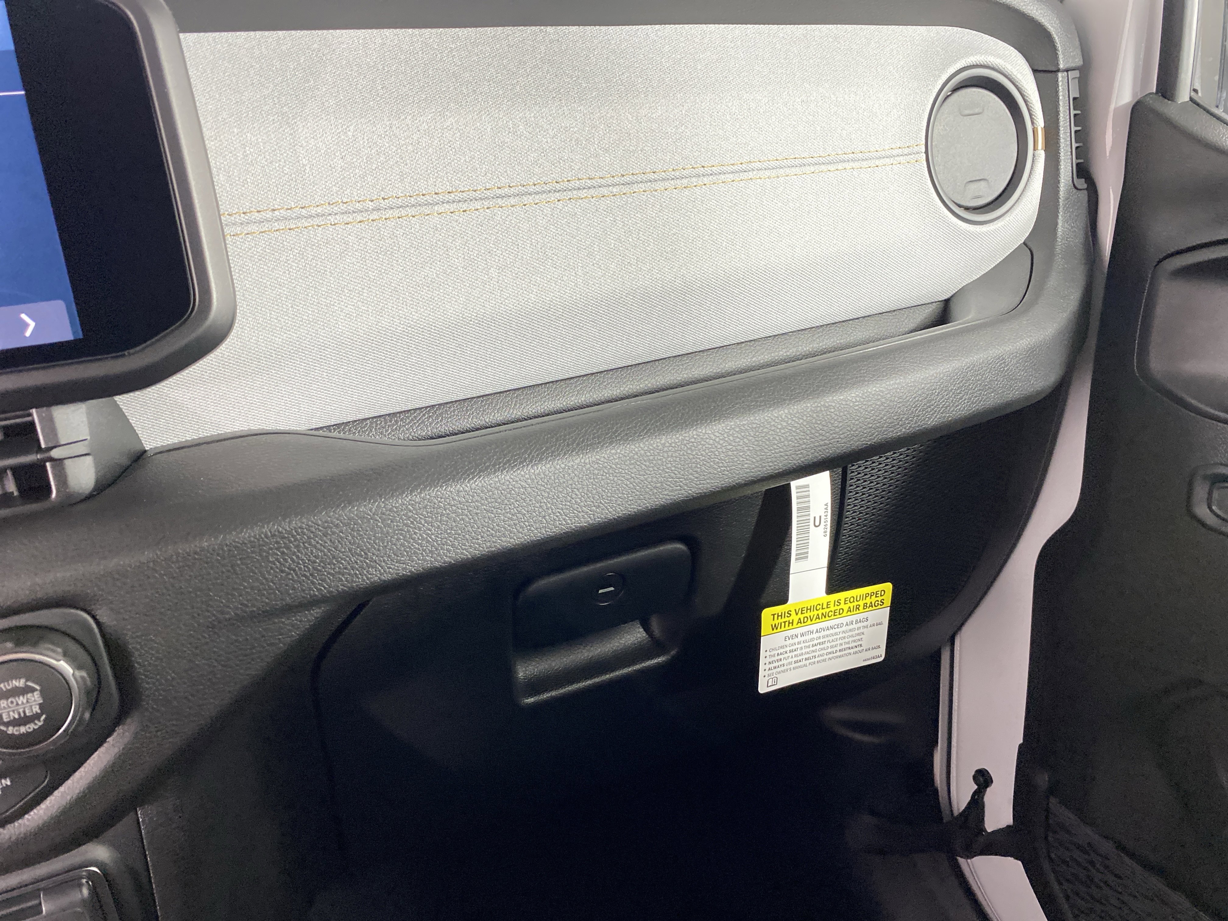 New 2025 Jeep Wrangler Sport S image 33