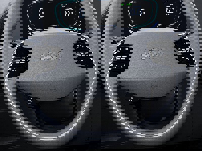 New 2025 Kia Niro LX image 22