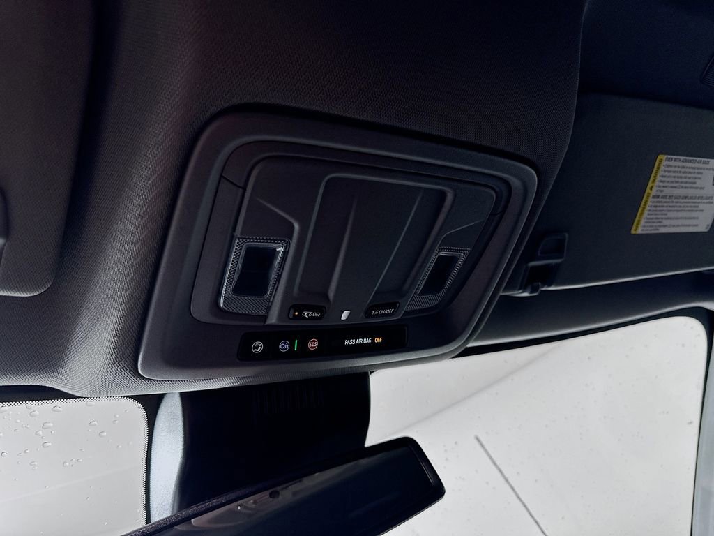 Used 2025 Chevrolet Silverado 2500 Custom w/ Custom Value Package image 32