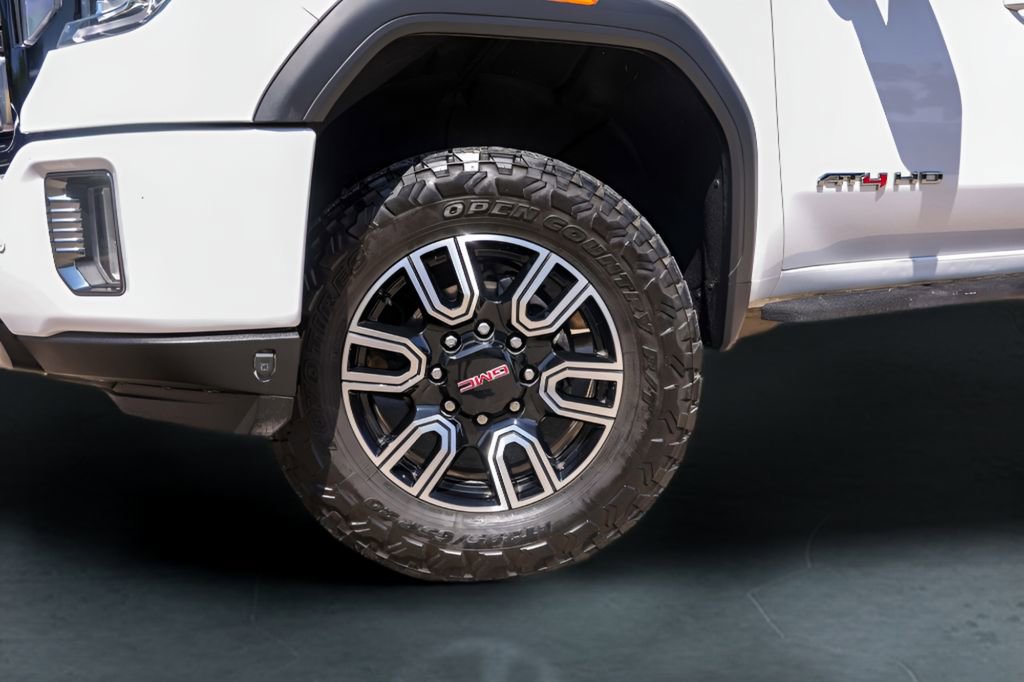 Used 2022 GMC Sierra 2500 AT4 w/ AT4 Premium Plus Package AWD/4WD image 4