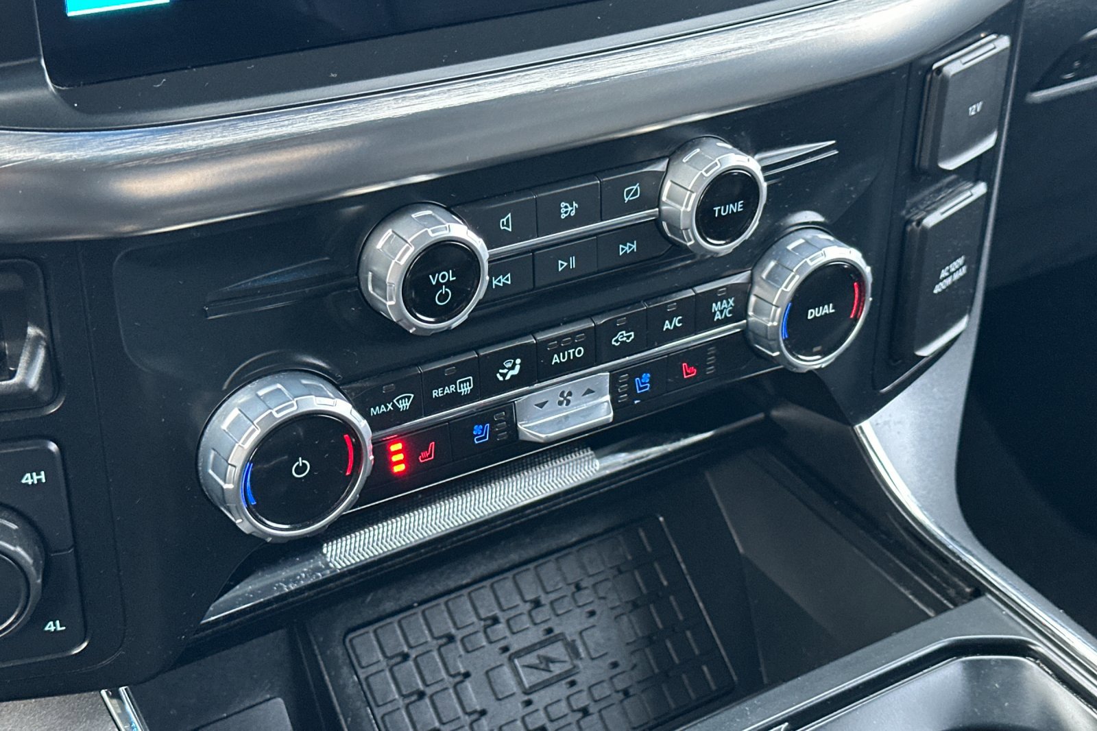 Used 2023 Ford F150 Lariat w/ Equipment Group 502A High image 20