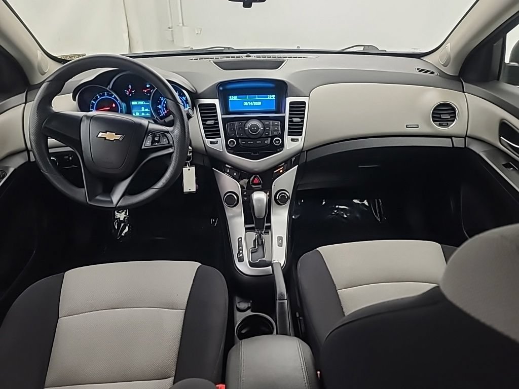 Used 2014 Chevrolet Cruze LS FWD image 19