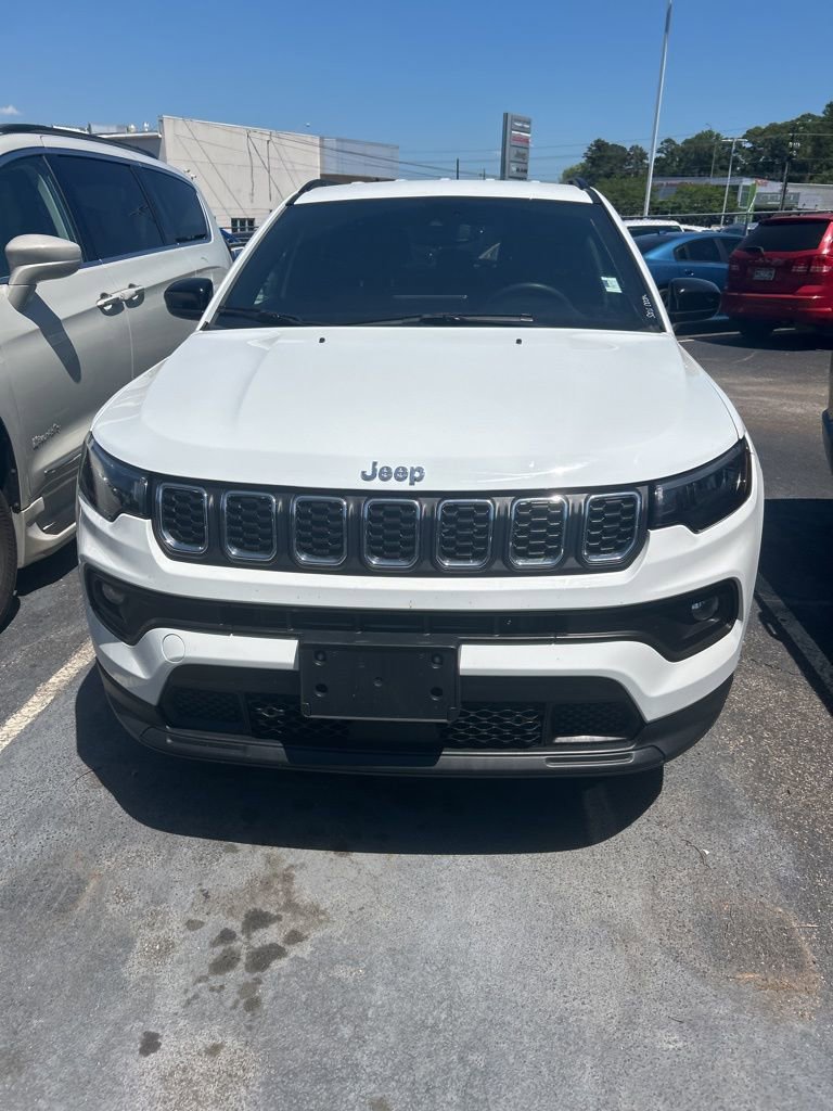 Used 2024 Jeep Compass Latitude image 7