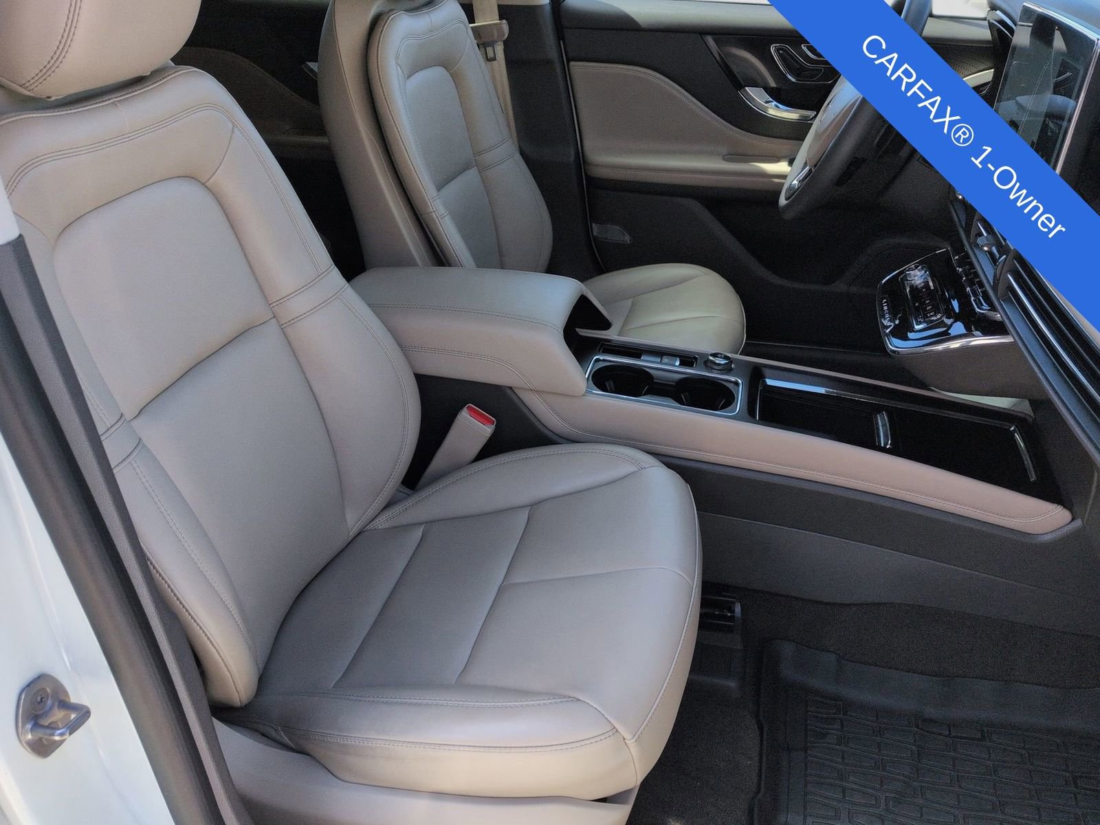 Used 2023 Lincoln Corsair AWD image 24