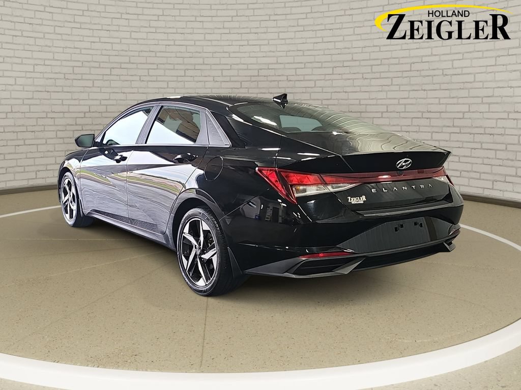 Certified 2023 Hyundai Elantra SEL w/ Convenience Package FWD image 7