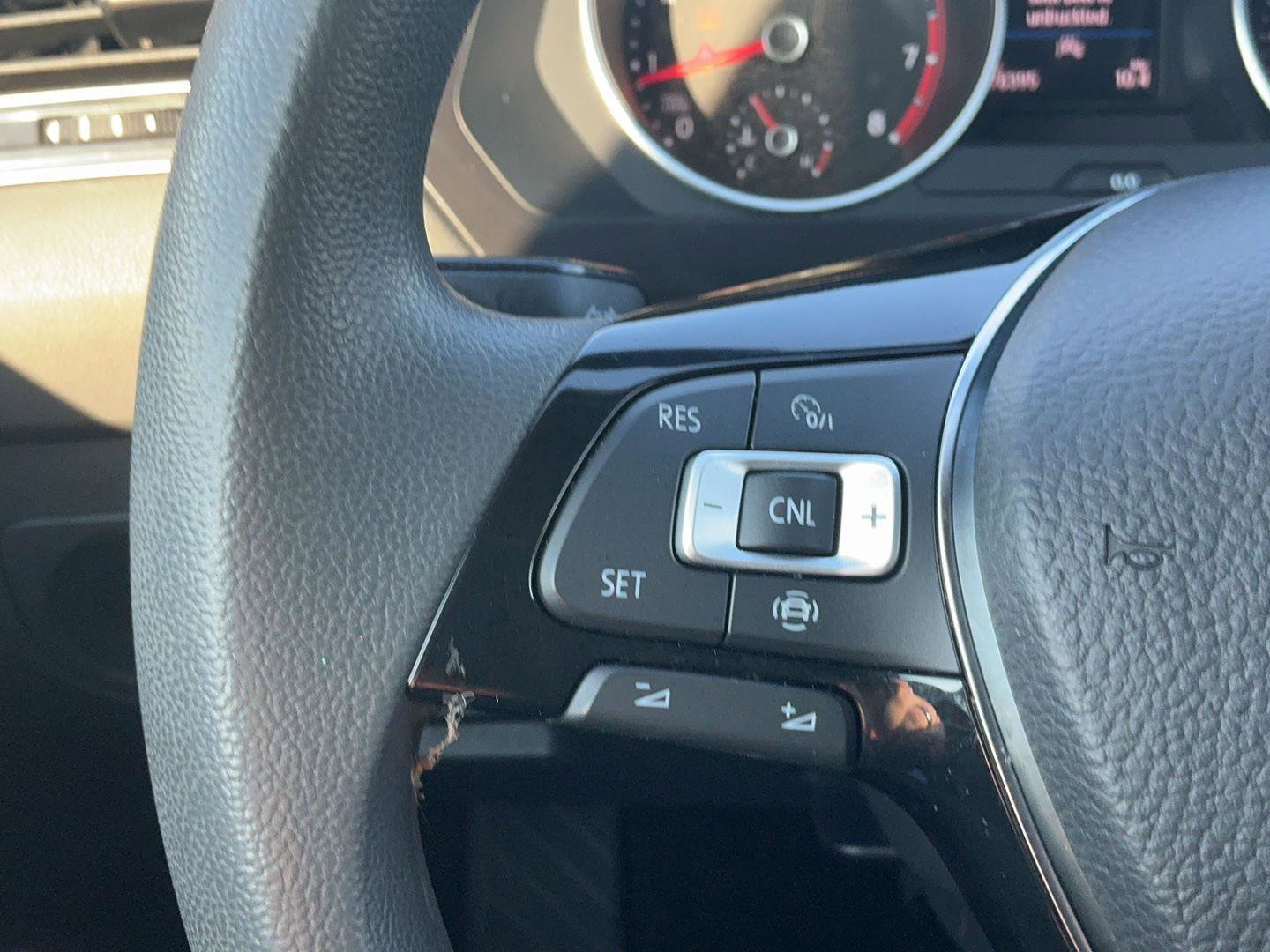 Used 2020 Volkswagen Tiguan S image 17