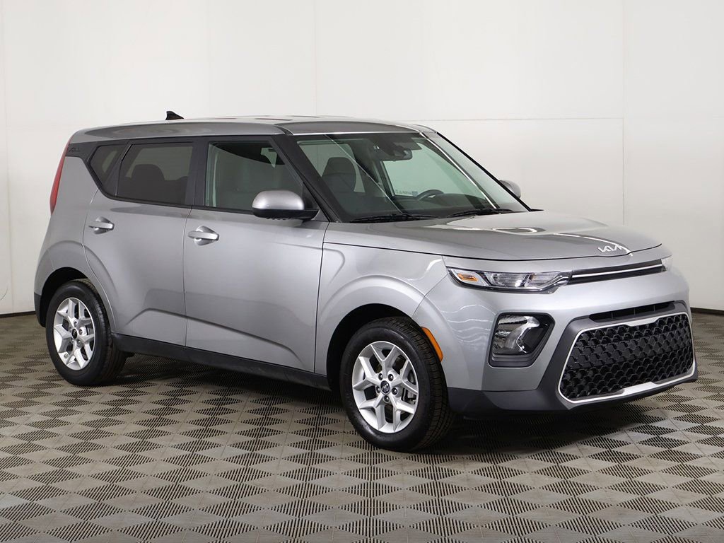 Used 2022 Kia Soul LX w/ Technology Package image 2