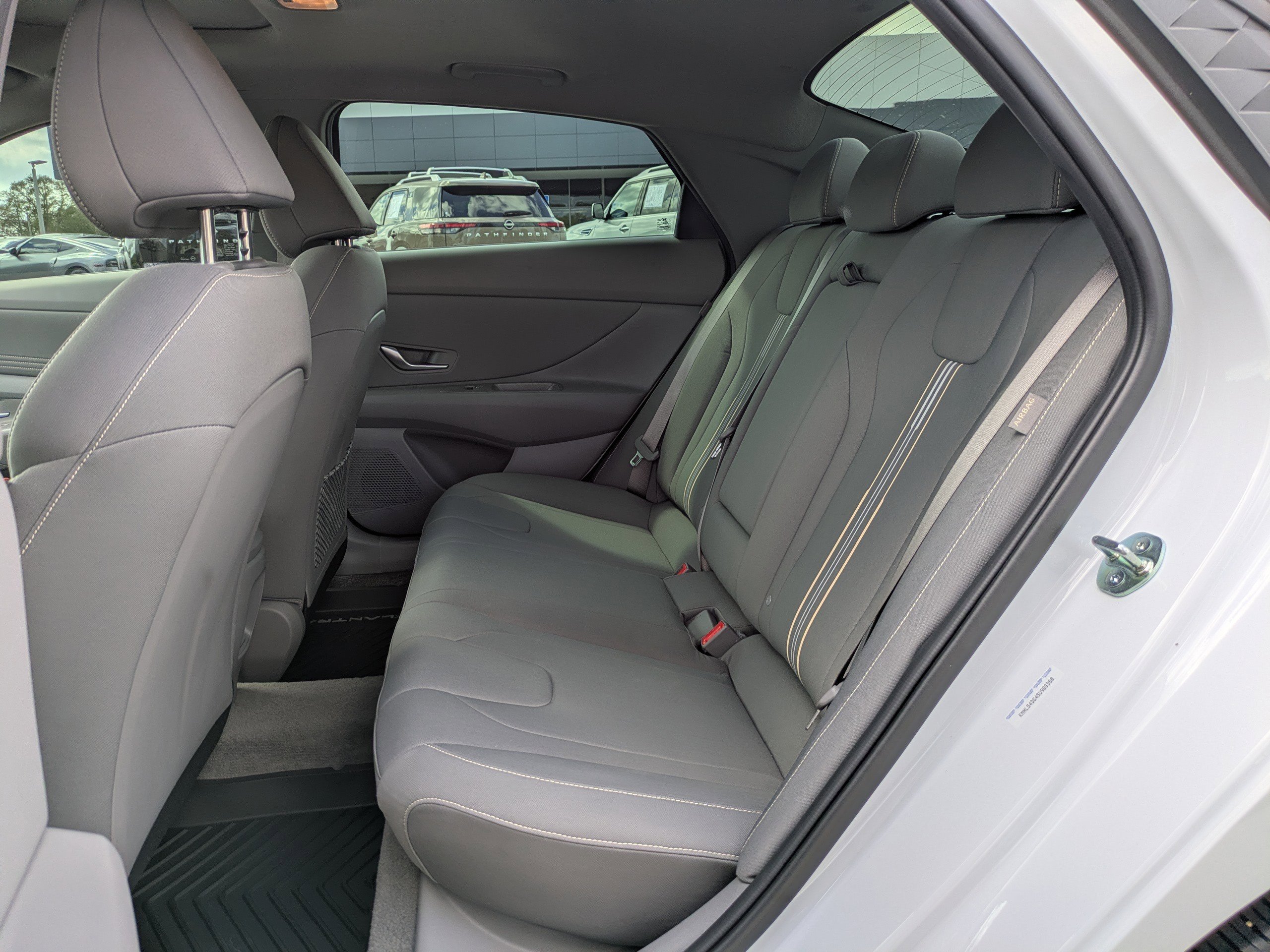 Used 2025 Hyundai Elantra SEL image 13