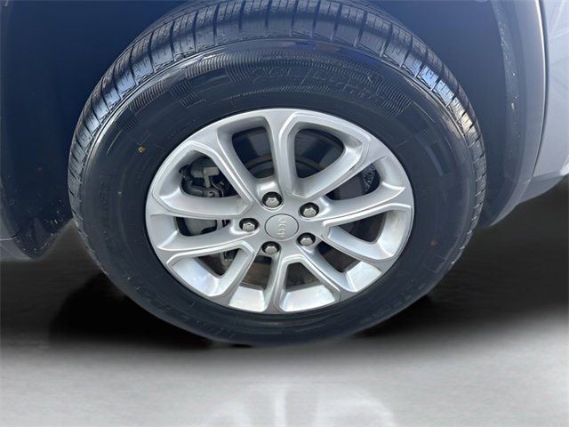 Used 2021 Jeep Grand Cherokee Laredo image 11