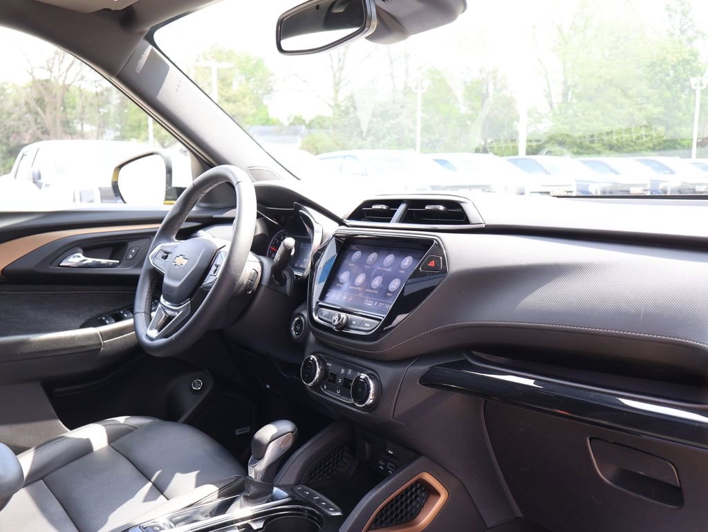 Used 2023 Chevrolet TrailBlazer ACTIV w/ Sun and Liftgate Package FWD image 36