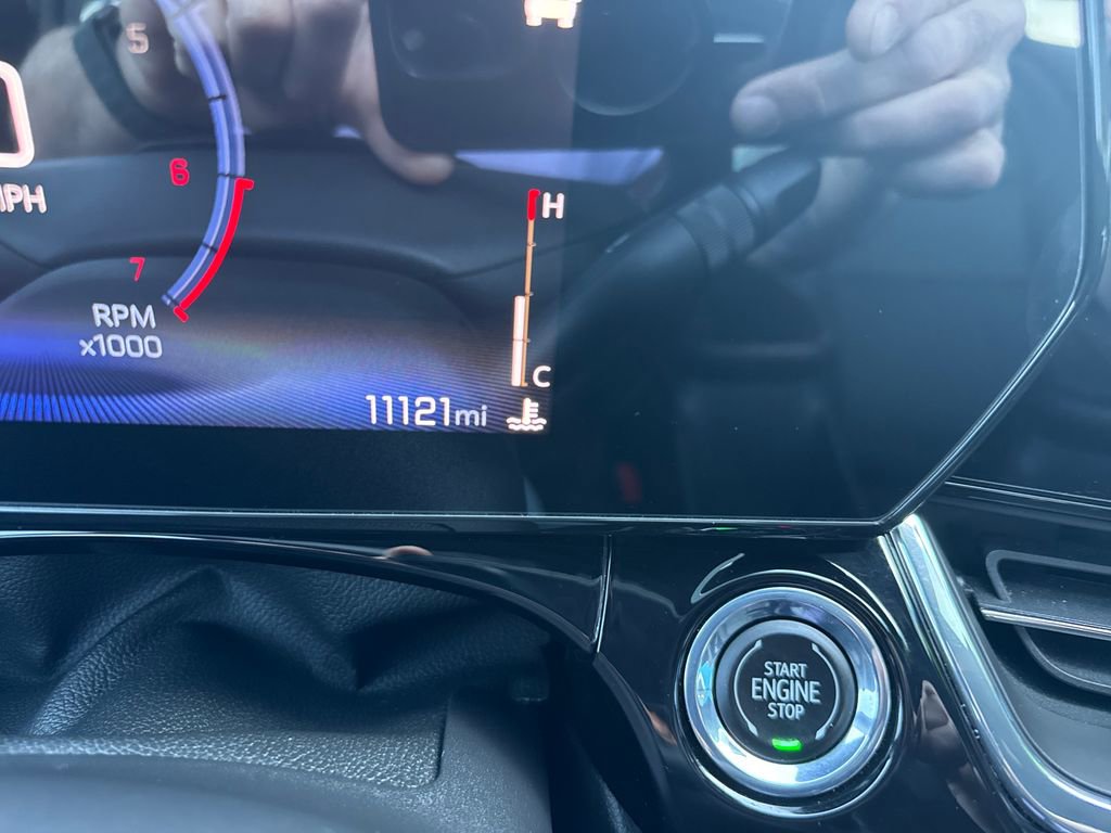 Used 2025 Chevrolet Trax RS image 19