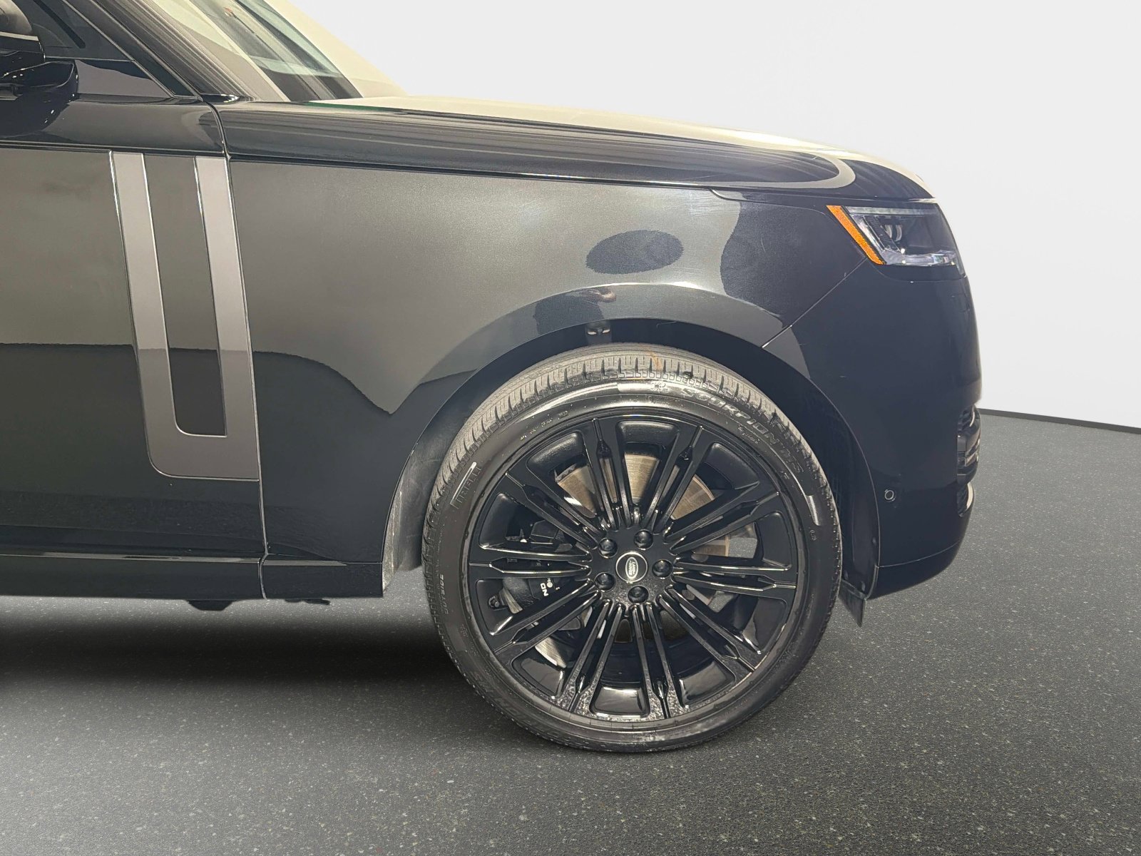 Used 2025 Land Rover Range Rover Long Wheelbase SE image 21