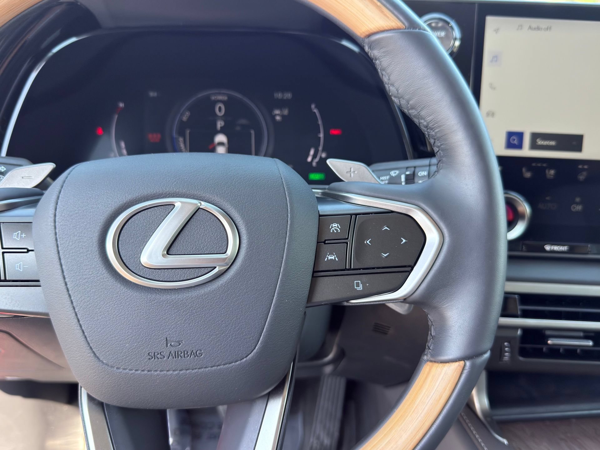 Used 2024 Lexus RX 350h AWD/4WD image 17