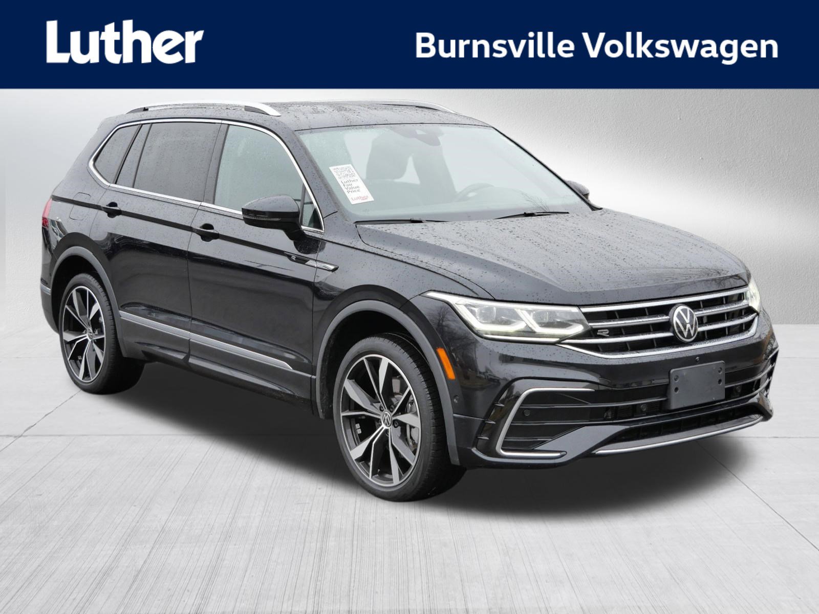 Used 2023 Volkswagen Tiguan SEL R-Line image 1