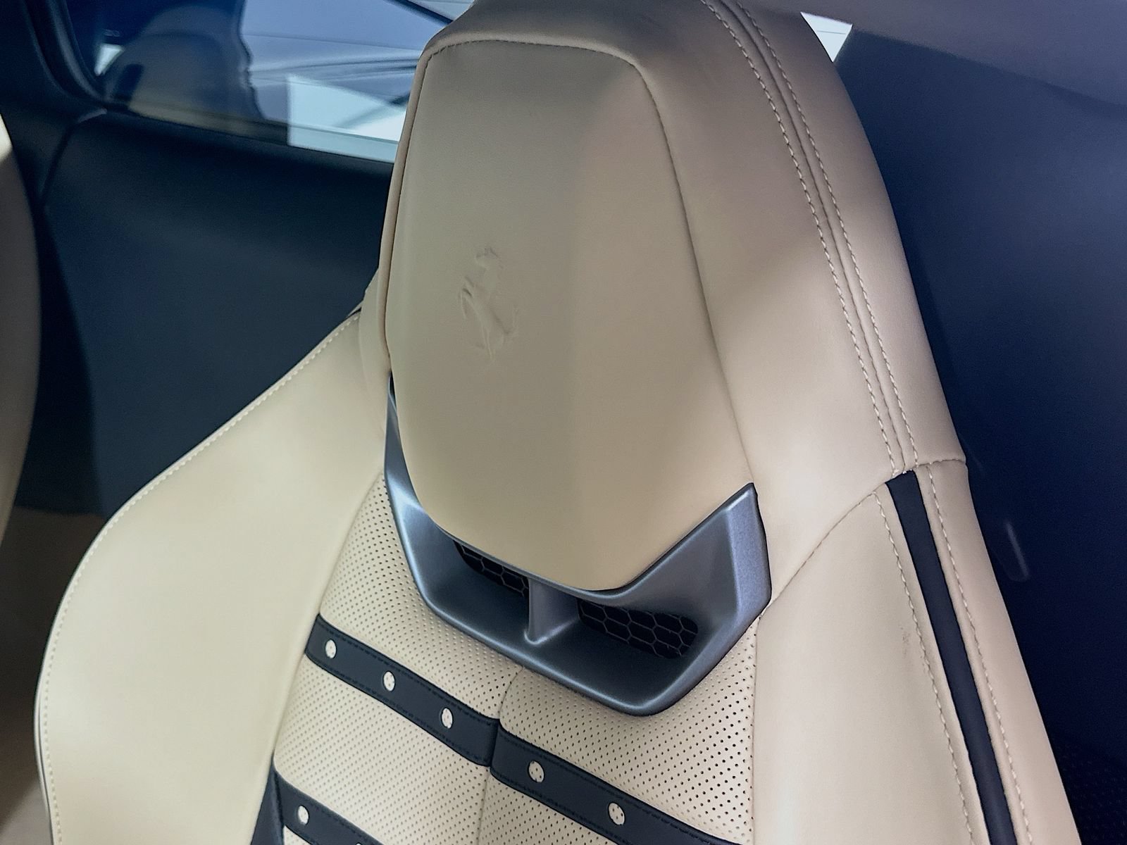Used 2025 Ferrari 296 GTS RWD image 36